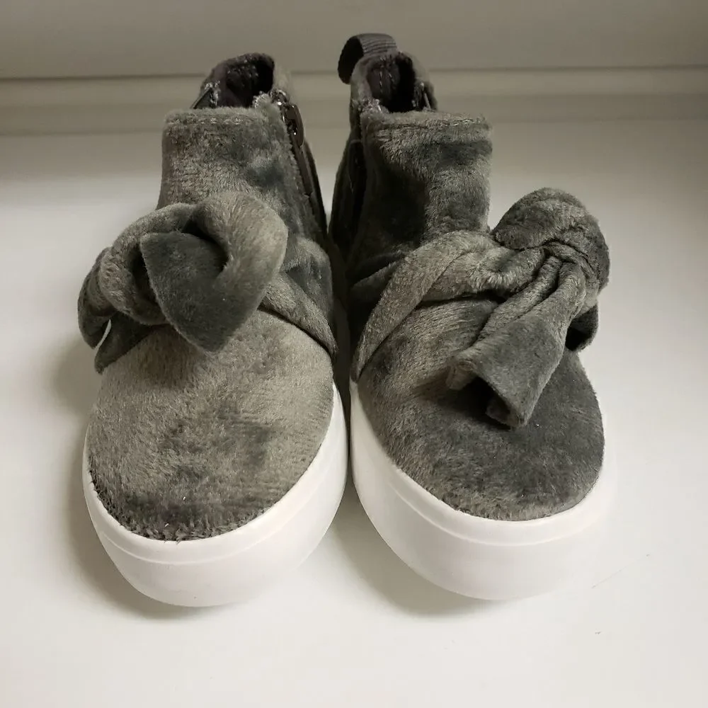 Capelli New York Toddler Fashion Bow Side Zip Sneakers Size 8